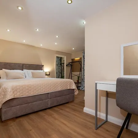 Star בית הארחה 4*